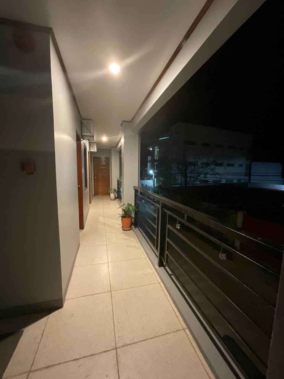 Halajo Bnb Transient Laoag Exteriér fotografie