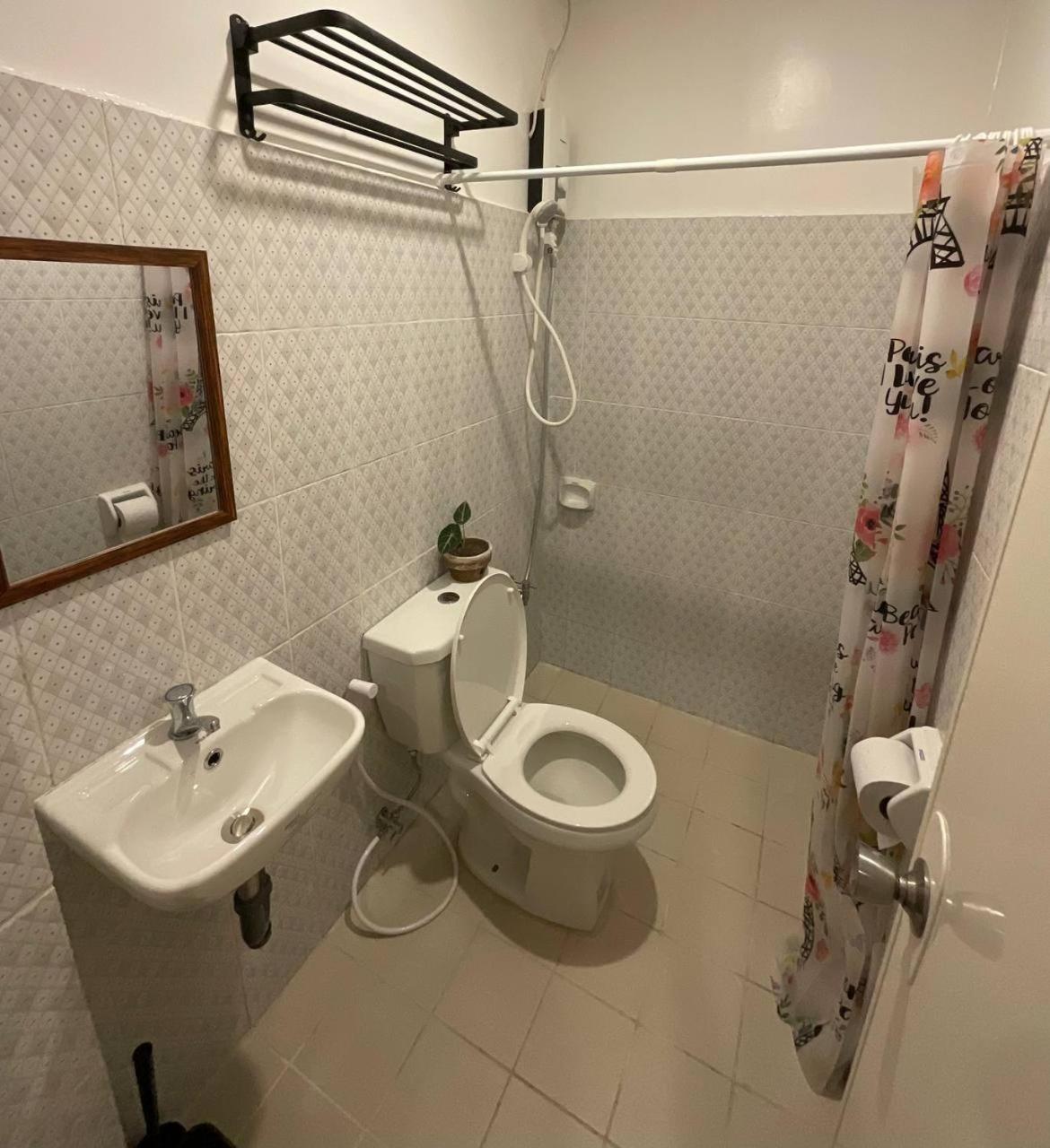 Halajo Bnb Transient Laoag Pokoj fotografie