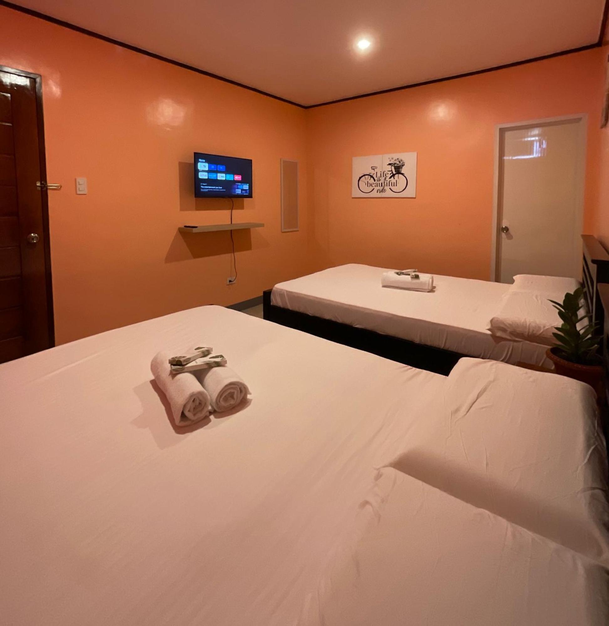 Halajo Bnb Transient Laoag Pokoj fotografie
